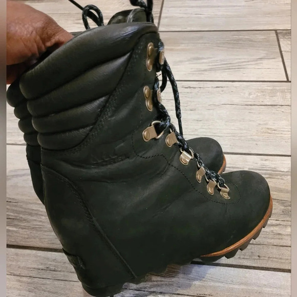 SOREL Women's 8 black Conquest hidden wedge ankle boots waterproof lace-up - Picture 3 of 14